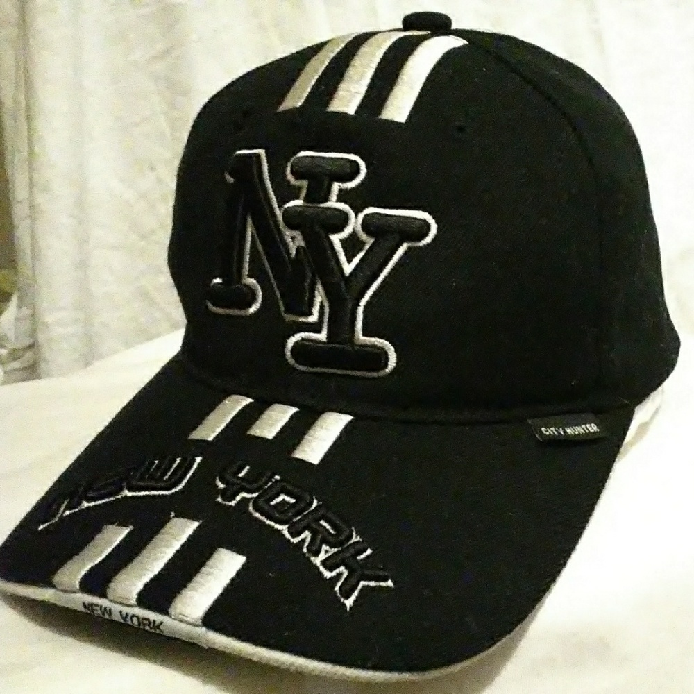 Vintage New York Logo Fitted Cap Hat by City Hunt